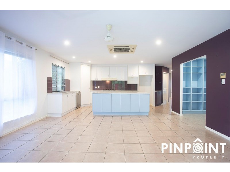 9 Crofton Close, Rural View QLD 4740