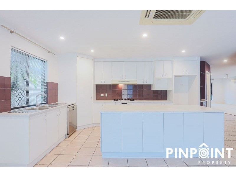 9 Crofton Close, Rural View QLD 4740