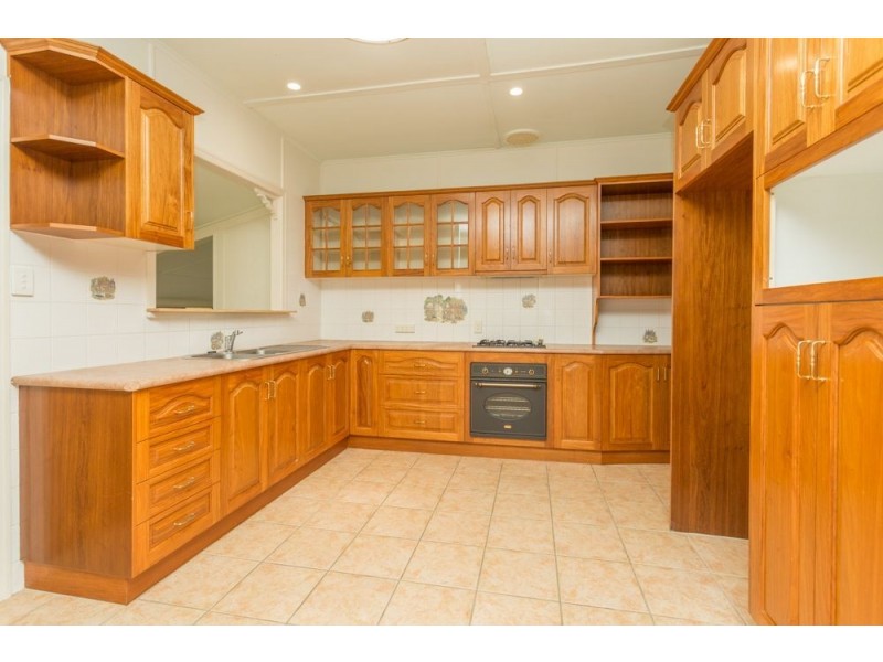 33 Stockbridge Street, West Mackay QLD 4740