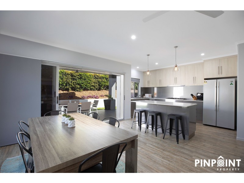 16 Caroval Drive, Rural View QLD 4740