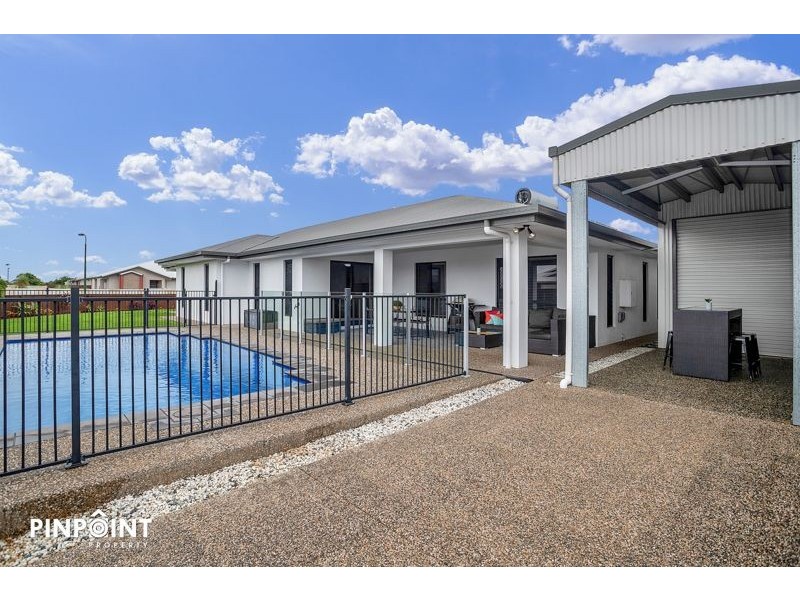 2 Surrey Court, Ooralea QLD 4740