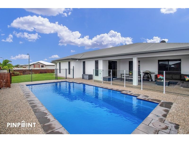 2 Surrey Court, Ooralea QLD 4740