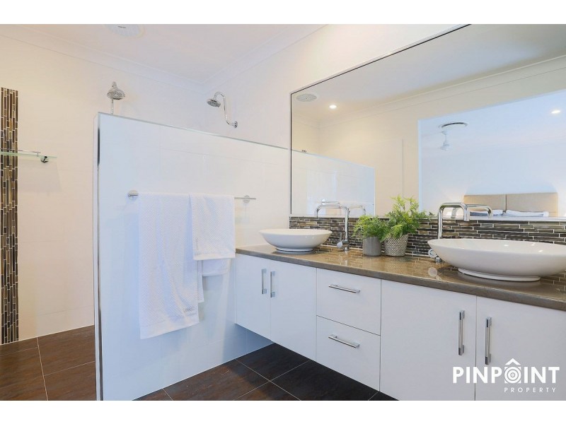 9 Herbert Way, Rural View QLD 4740