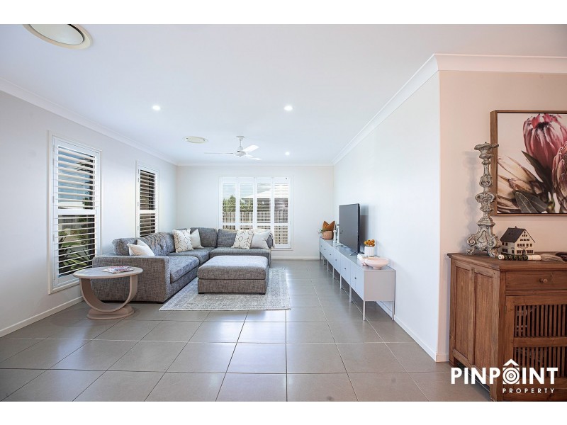 6 Sonoran Street, Rural View QLD 4740