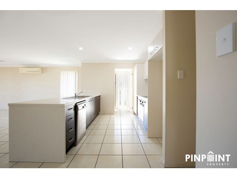 6 Halifax Place, Rural View QLD 4740