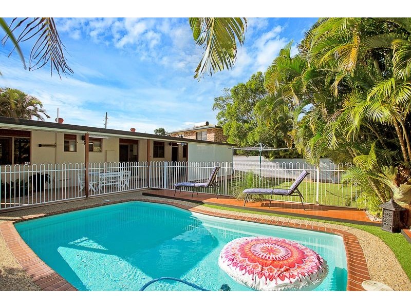 25 Cavanagh Drive, Blacks Beach QLD 4740