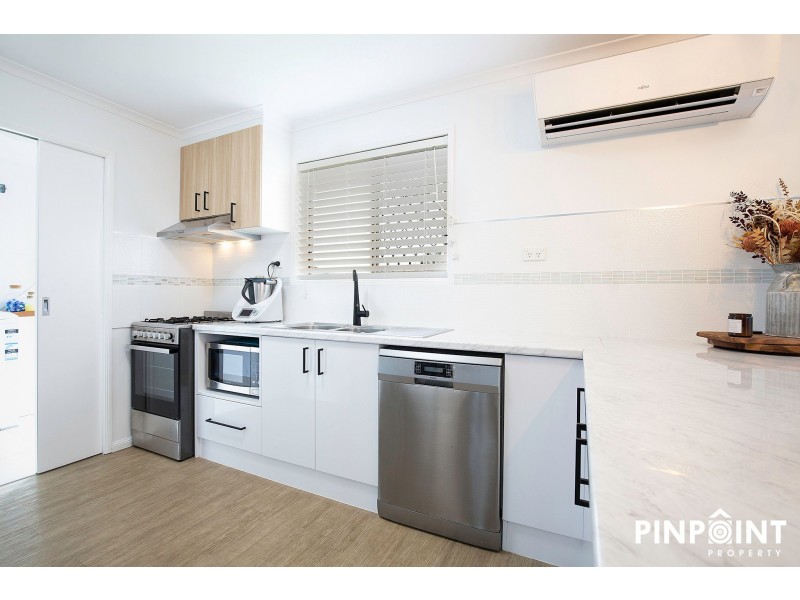 8 Kristy Crescent, Eimeo QLD 4740