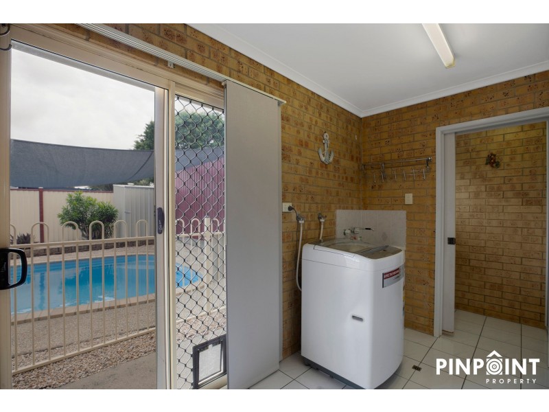 2 John Oxley Avenue, Rural View QLD 4740