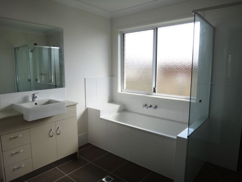 48 Avalon Drive, Rural View QLD 4740