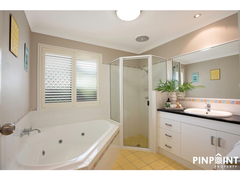 4 Urarii Crescent, Shoal Point QLD 4750