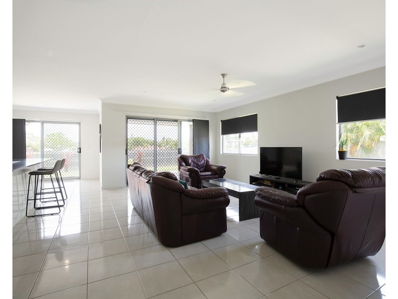 19 Phoenix Crescent, Rural View QLD 4740