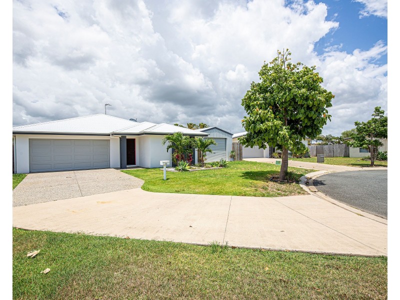 19 Phoenix Crescent, Rural View QLD 4740