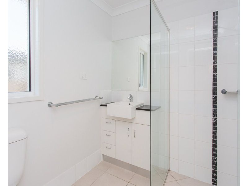 28 Phoenix Crescent, Rural View QLD 4740