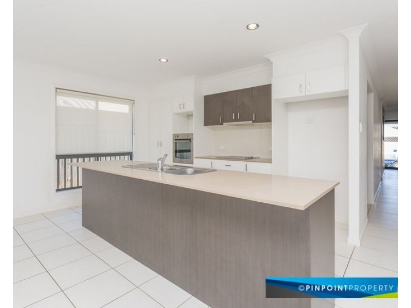 76 Newport Parade, Blacks Beach QLD 4740