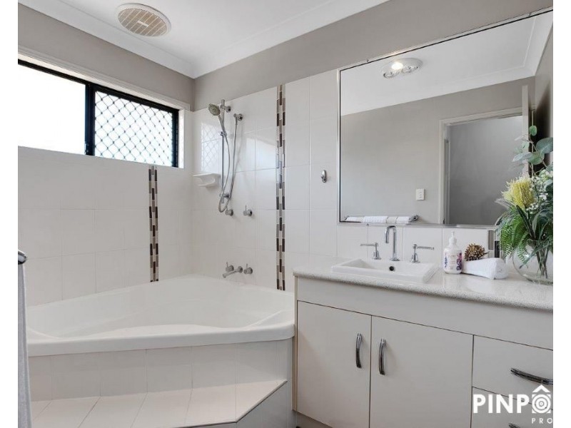 21 Wheeler Drive, Glenella QLD 4740