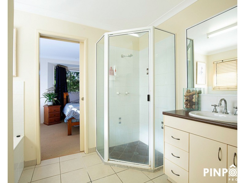 2/2 Dustwill Street, Eimeo QLD 4740