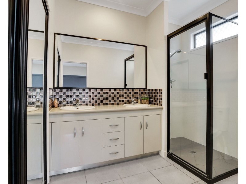 63 Montgomery Street, Rural View QLD 4740