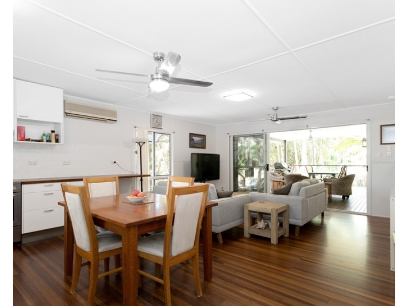 24 Waverley Street, Bucasia QLD 4750