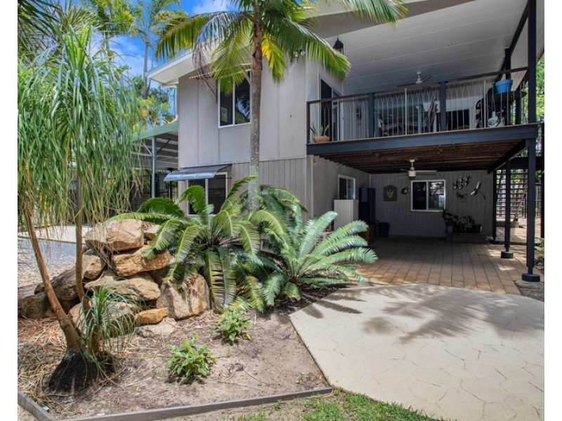 24 Waverley Street, Bucasia QLD 4750