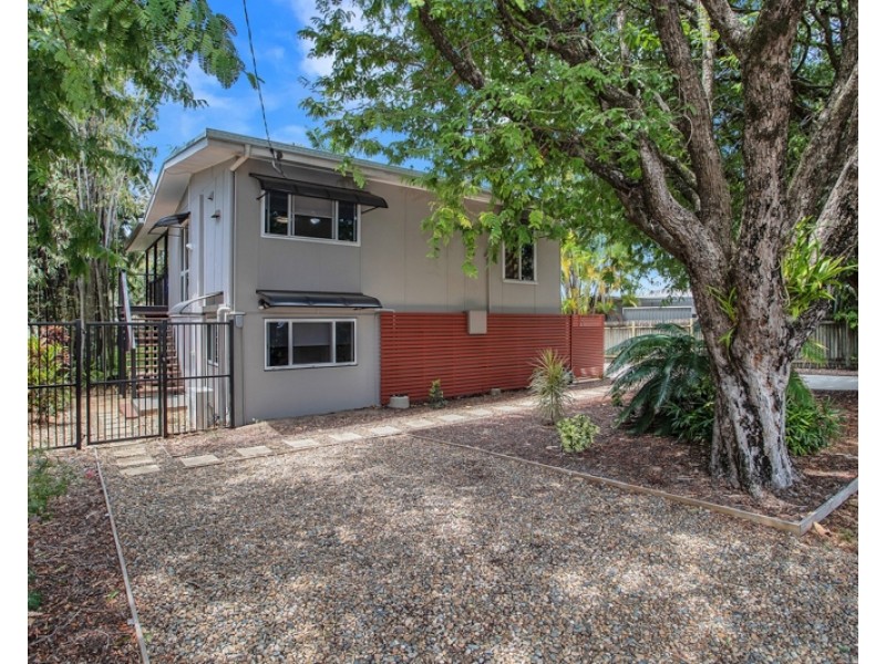 24 Waverley Street, Bucasia QLD 4750