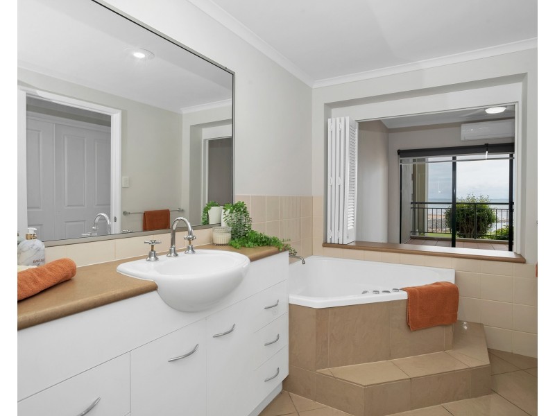 4/38 Beach Road, Dolphin Heads QLD 4740