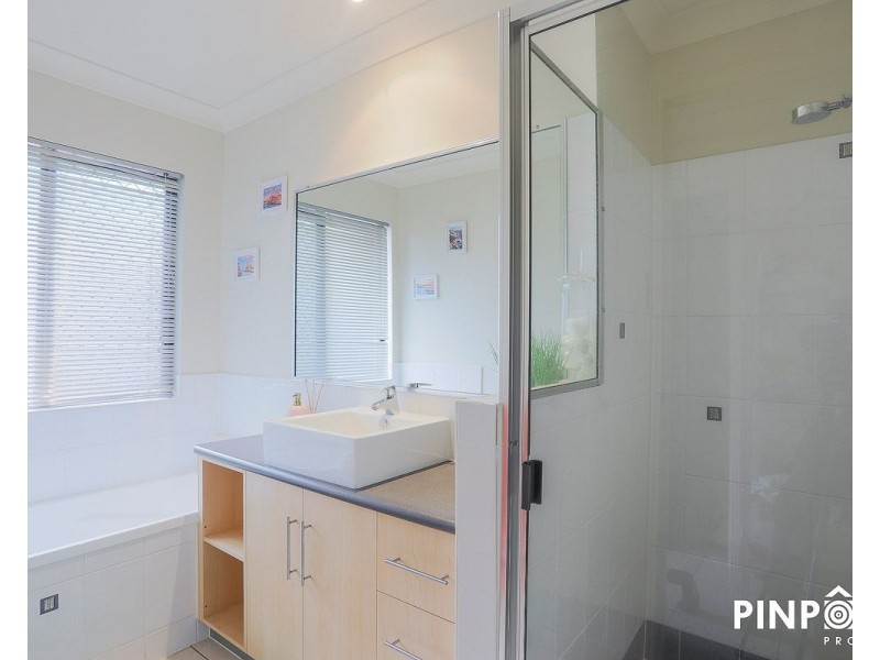 20 Cutfield Street, Glenella QLD 4740