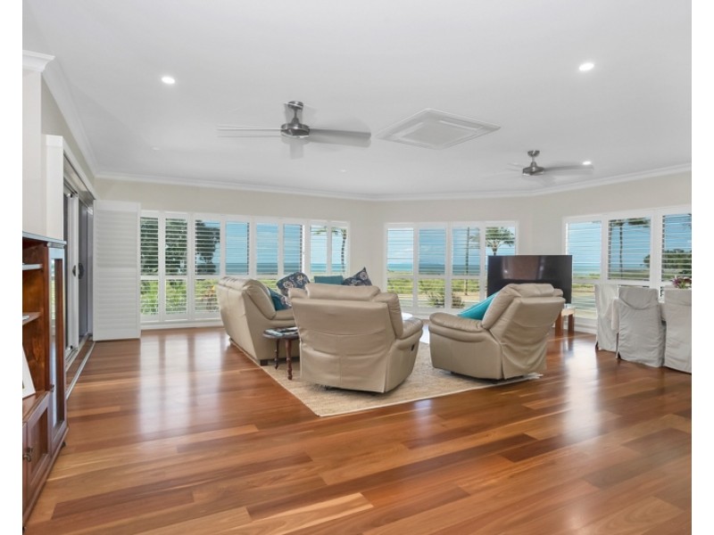 25A Slade Esplanade, Slade Point QLD 4740