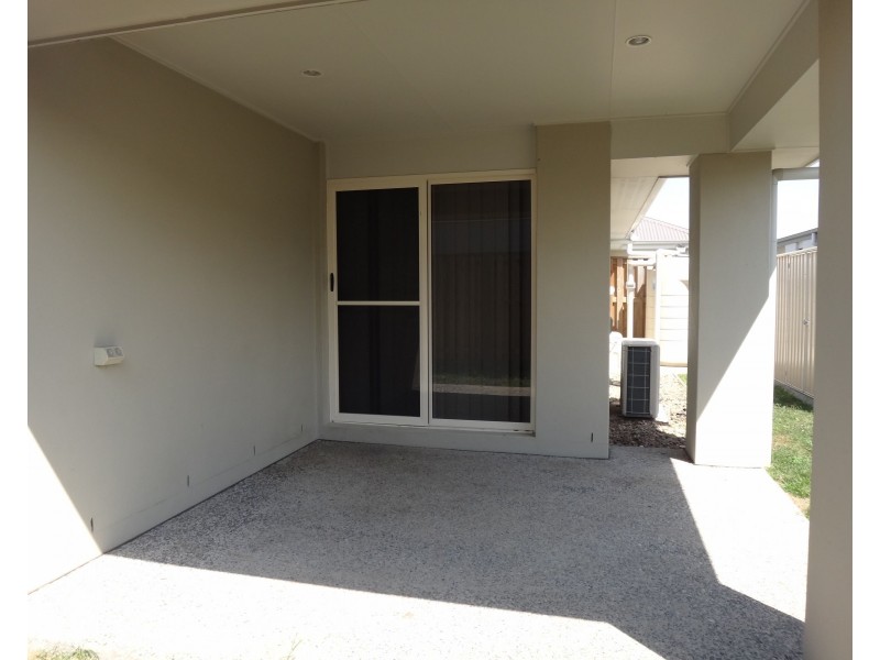 2/80 Scarborough Circuit, Blacks Beach QLD 4740