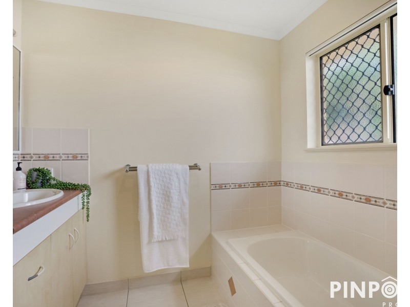 27 Starboard Circuit, Shoal Point QLD 4750