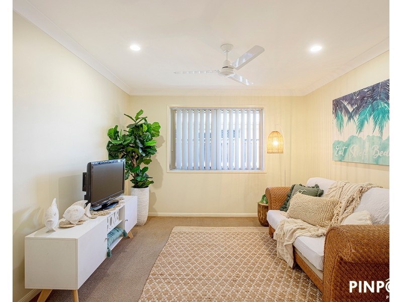 16 Newport Parade, Blacks Beach QLD 4740