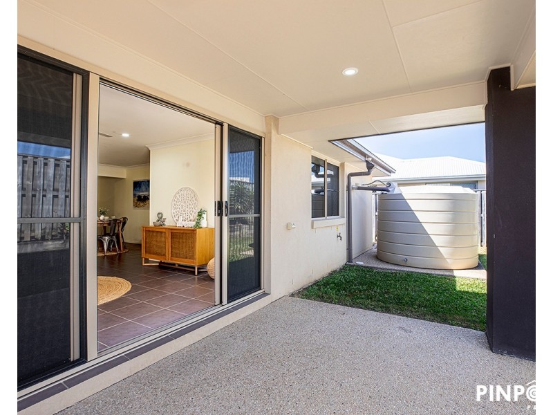16 Newport Parade, Blacks Beach QLD 4740