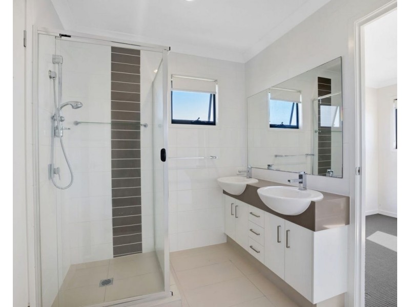 1/24 Farming Road, Ooralea QLD 4740