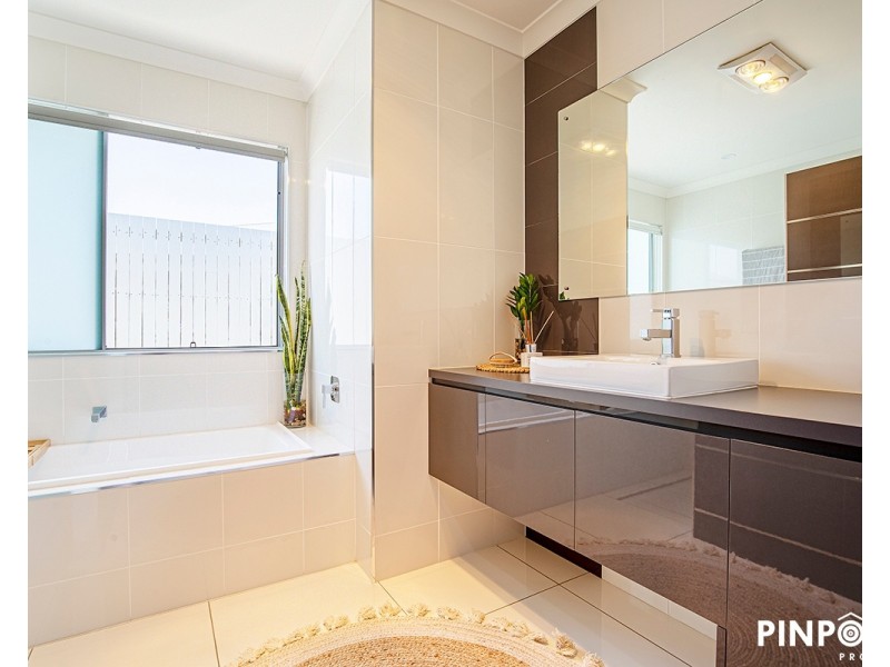 3 Ahern Court, Rural View QLD 4740