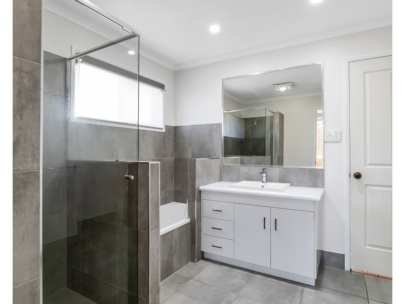 11 Clipper Court, Bucasia QLD 4750