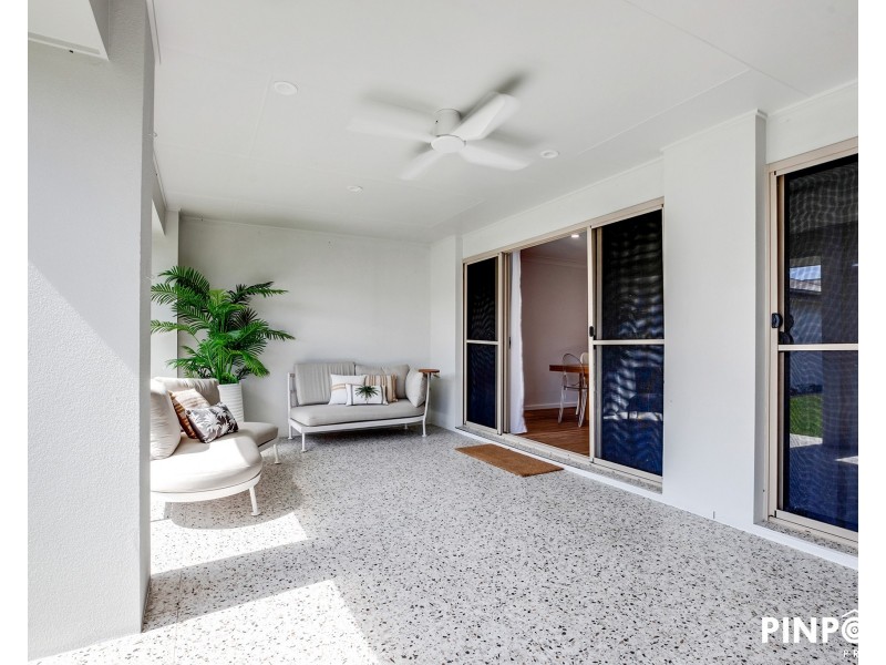 2/10 Bilgola Place, Blacks Beach QLD 4740