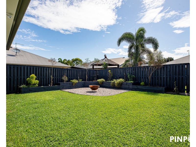 2/10 Bilgola Place, Blacks Beach QLD 4740