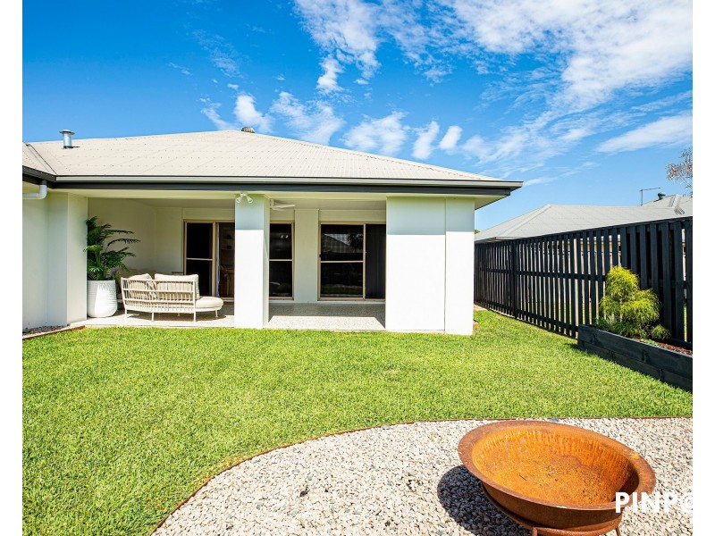 2/10 Bilgola Place, Blacks Beach QLD 4740