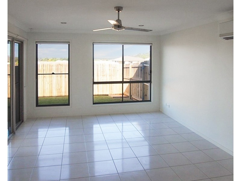 2/1 Anderson Court, Rural View QLD 4740