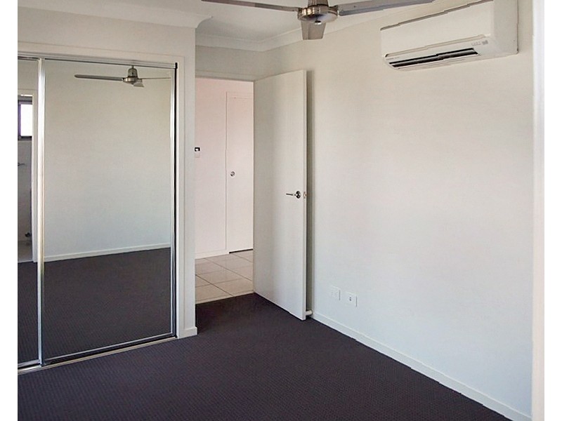 2/1 Anderson Court, Rural View QLD 4740