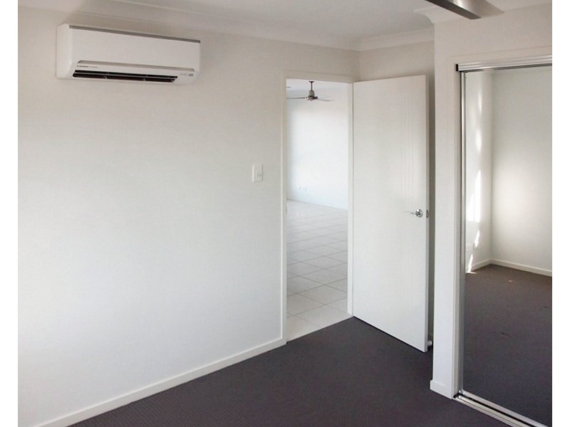 2/1 Anderson Court, Rural View QLD 4740