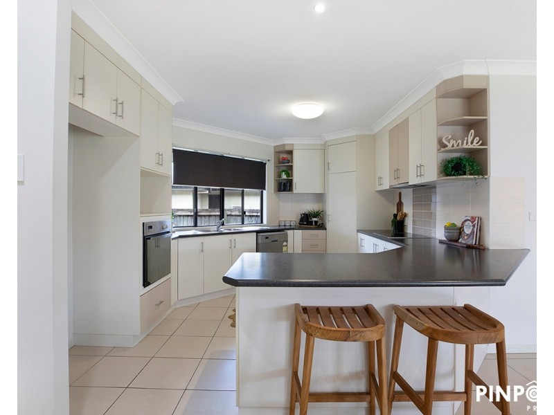 27 Gingham Street, Glenella QLD 4740