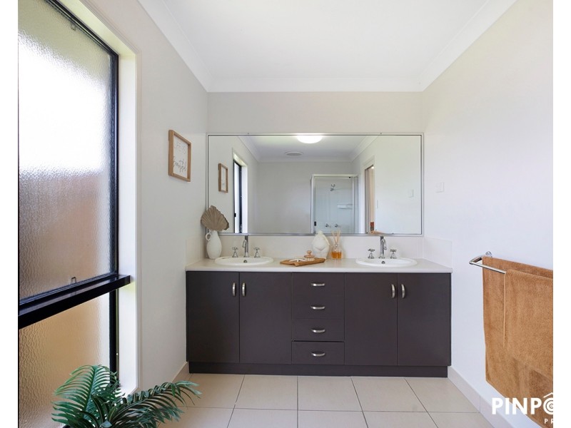27 Gingham Street, Glenella QLD 4740