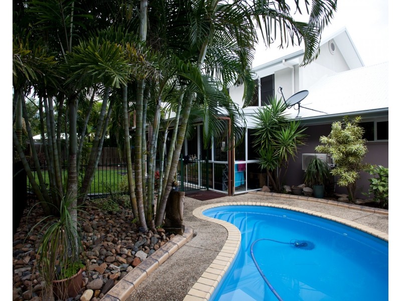 7 Navigator Court, Shoal Point QLD 4750
