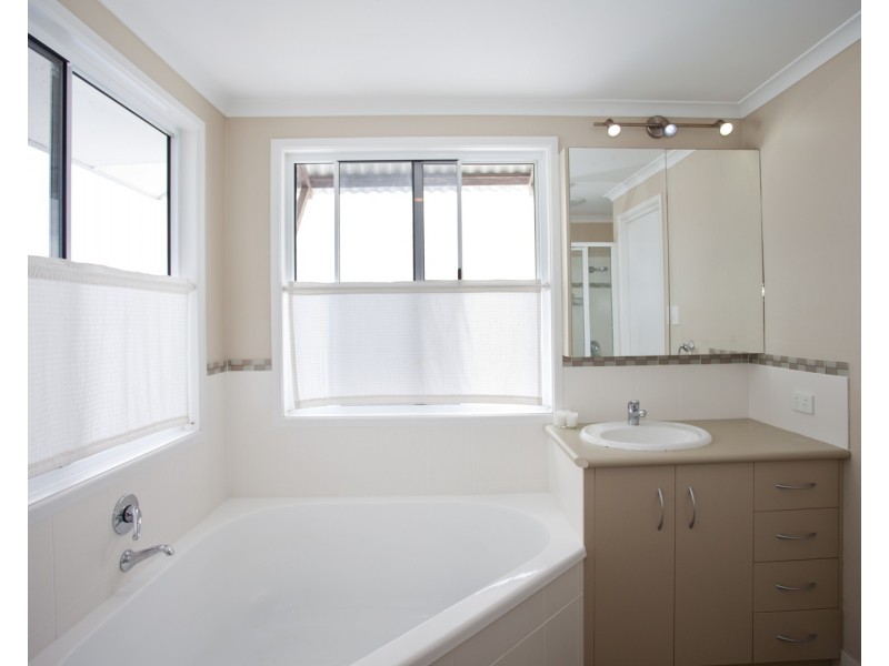 7 Navigator Court, Shoal Point QLD 4750