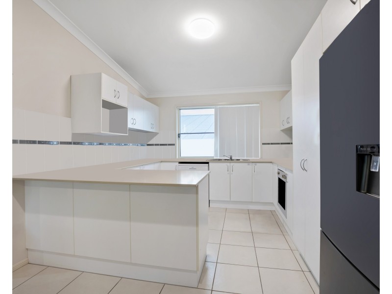 17 James Cook Drive, Rural View QLD 4740
