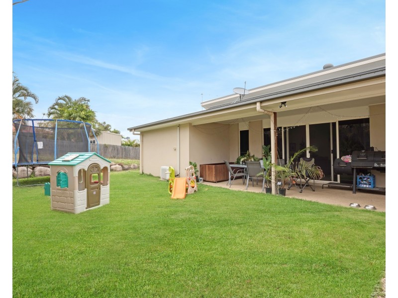 17 James Cook Drive, Rural View QLD 4740
