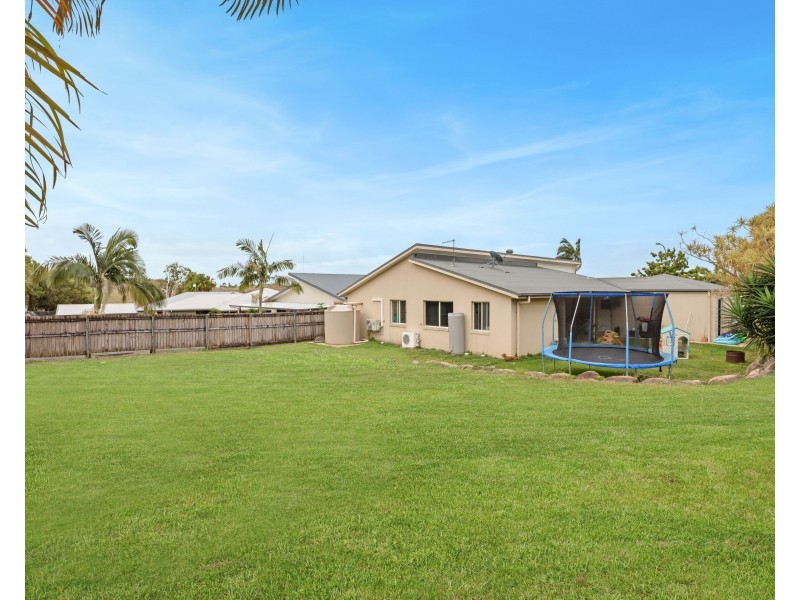 17 James Cook Drive, Rural View QLD 4740
