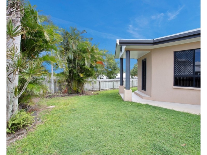 44 Hangan Street, Bucasia QLD 4750
