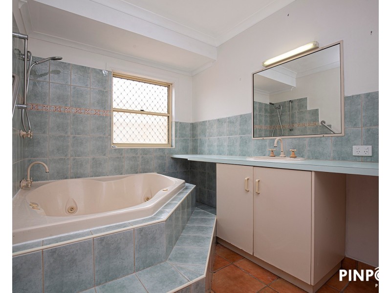 62 Mansfield Drive, Beaconsfield QLD 4740
