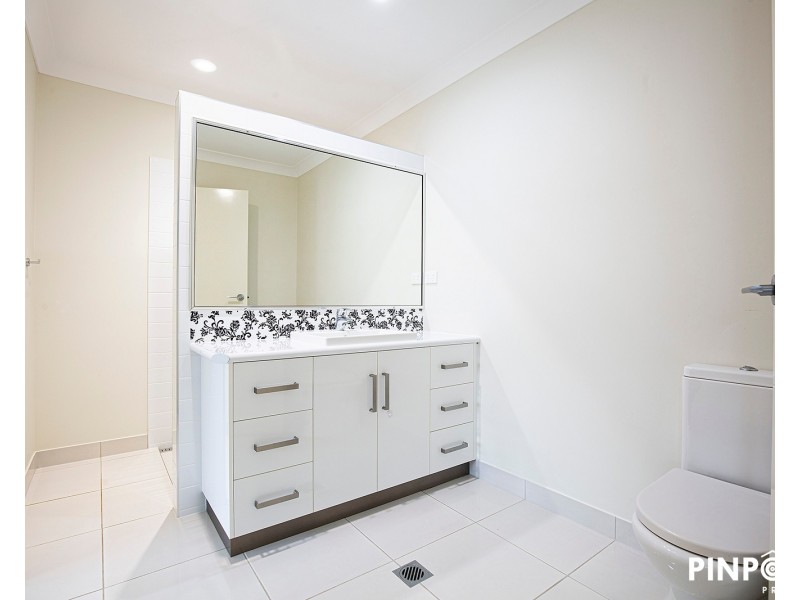 33 Bellavista Circuit, Beaconsfield QLD 4740